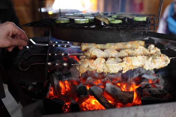 Meat and vegetables on the grill — Stock Photo, Image