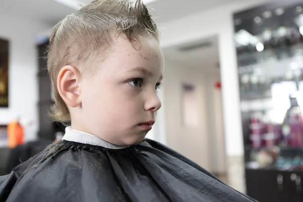 Child having a haircut — Stock Photo, Image