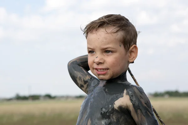 Çocuk sağlıklı çamur ile — Stok fotoğraf