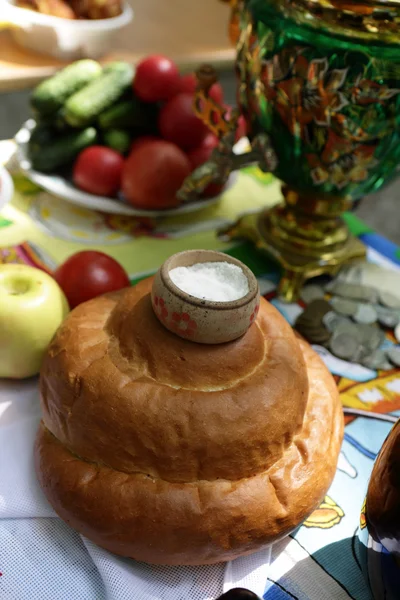 Hoja de pan con sal —  Fotos de Stock