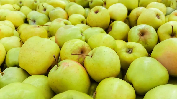 Hintergrund von grünen Äpfeln — Stockfoto