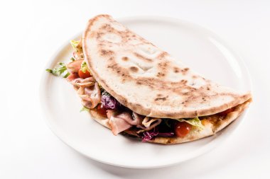 sandviç pizza plaka üzerinde