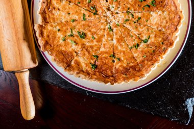 İspanyol pasta plaka üzerinde  