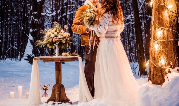Piękne zimowe wesele — Zdjęcie stockowe