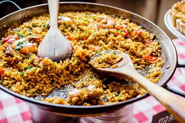 Spanska skaldjur paella — Stockfoto