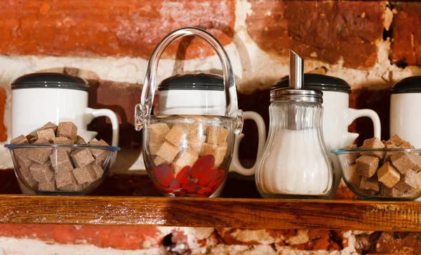 Shelf with cups and bowls — Stock Photo, Image