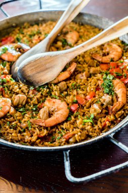 İspanyol deniz ürünleri paella
