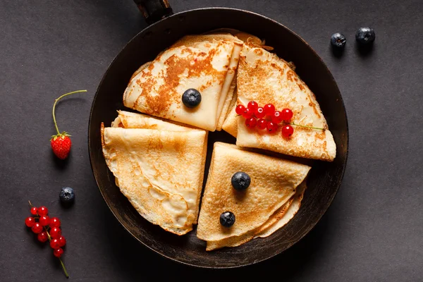 浆果烤的煎饼 — 图库照片