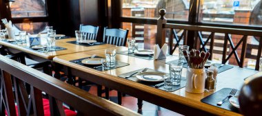 dekore edilmiş restoran tablo