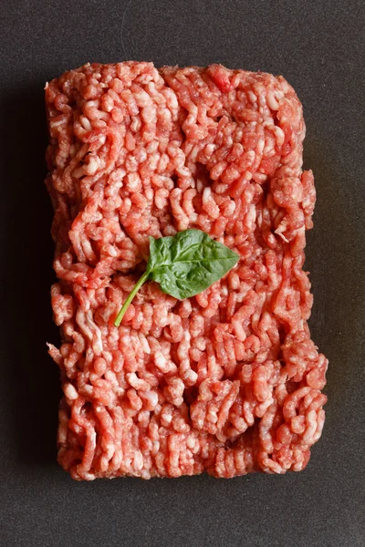 Gehakt vlees met spinazie — Stockfoto