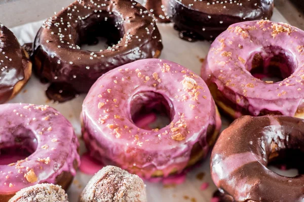 Saborosos donuts assados frescos — Fotografia de Stock