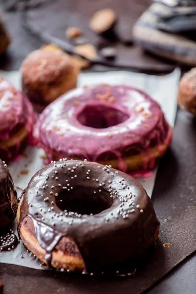 Saborosos donuts assados frescos — Fotografia de Stock