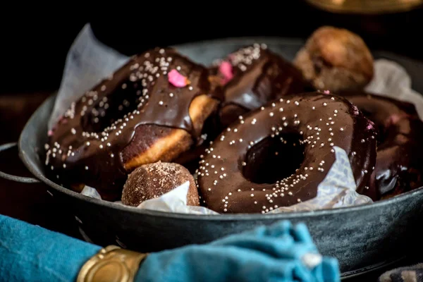 Saborosos donuts assados frescos — Fotografia de Stock