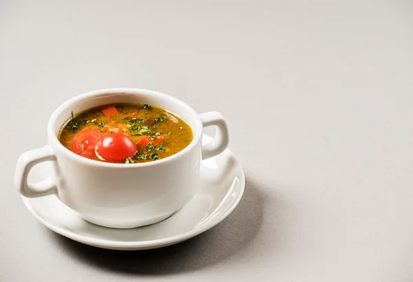 Sopa de verduras en el plato — Foto de Stock