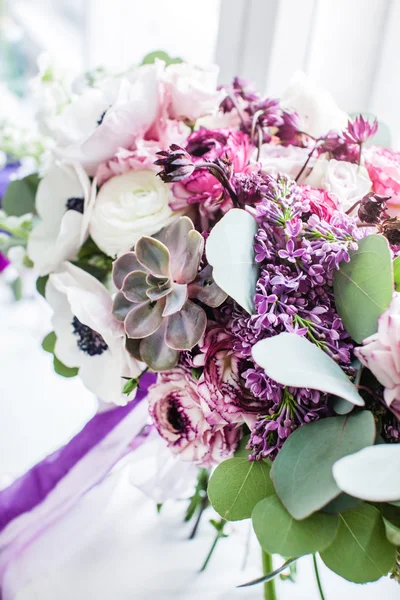 Spring flowers on white — Stock Photo, Image
