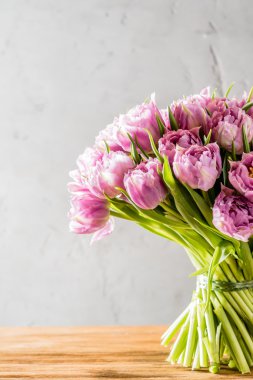 güzel pembe laleler