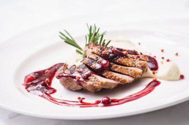 soslu ördek göğsü