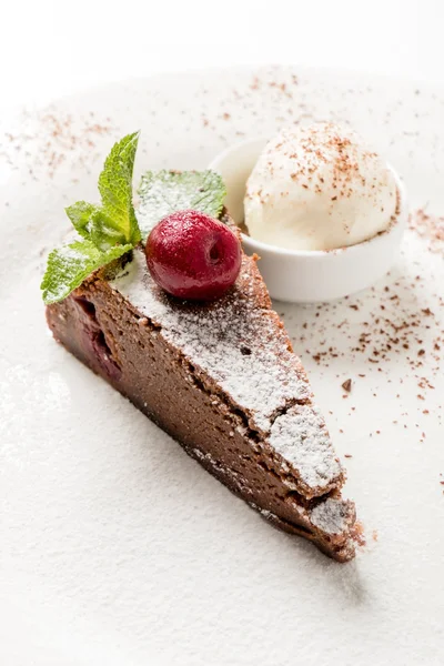Chocolate cake with icecream — Stock Photo, Image