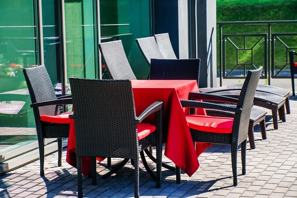 Rattan chairs and table — Stock Photo, Image