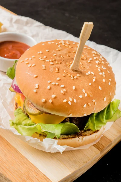 Lezzetli lezzetli burger — Stok fotoğraf