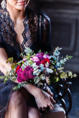 çiçekli güzel kadın