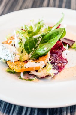 kavrulmuş sebze salatası