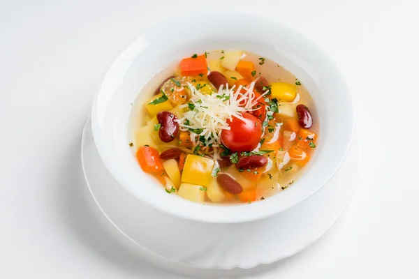 Sopa de verduras en el plato — Foto de Stock