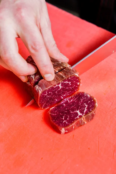 Chef taglio carne — Foto Stock