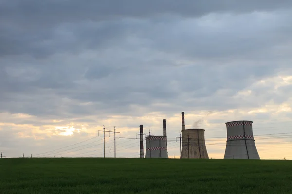 Vista da estação de energia — Fotografia de Stock