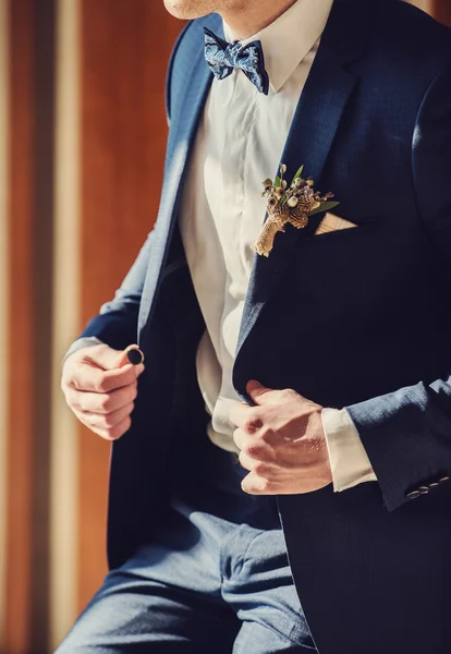 Elegant adult groom — Stock Photo, Image