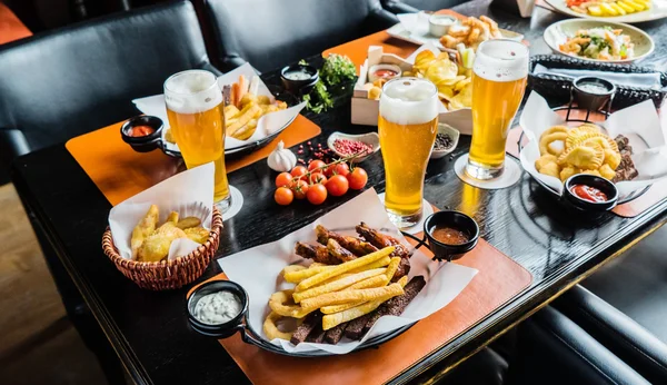 meze ve bira gözlük