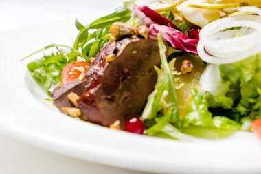 Etli lezzetli salata