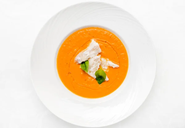 Cream soup with fish — Stock Photo, Image