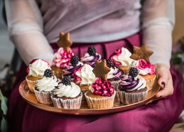 Tasty Christmas cupcakes — Stock Photo, Image