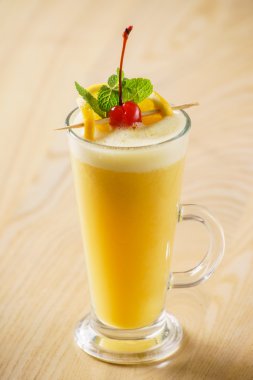 lezzetli soğuk kokteyl 