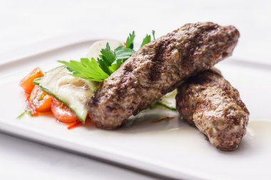 tabak salataya kebabı
