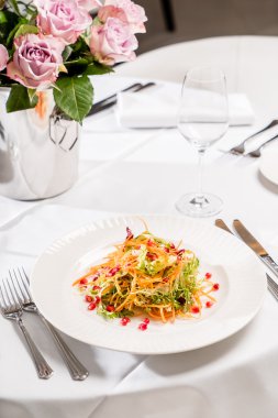 lezzetli sebze salatası