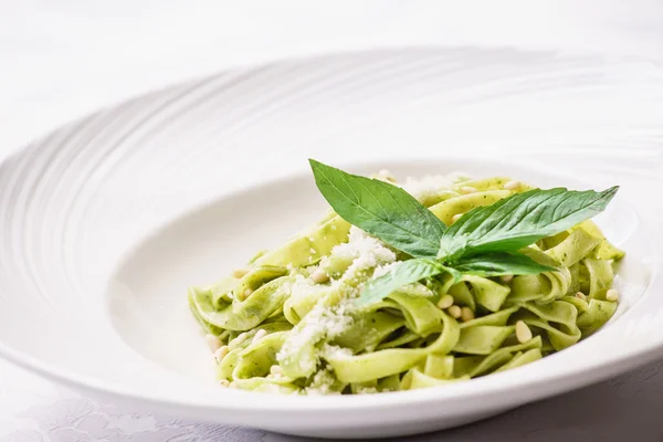 Italienische Pasta auf dem Teller — Stockfoto