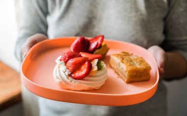 lezzetli tatlılar tepsi