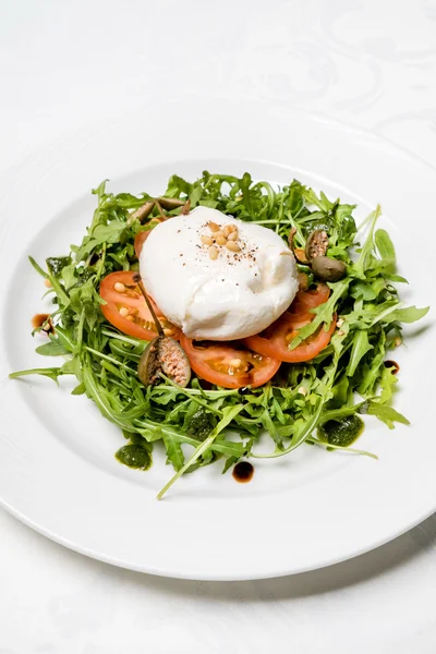 Salad with poached egg — Stock Photo, Image