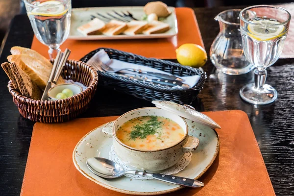 rassolnik çorba kase