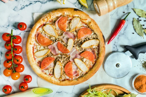 Sabrosa pizza al horno — Foto de Stock