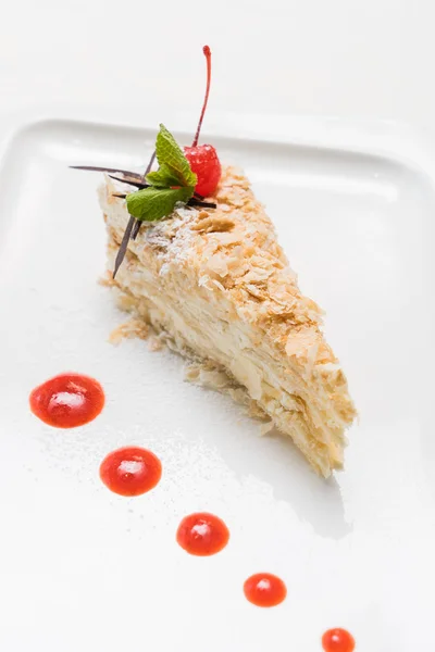 Baked napoleon cake — Stock Photo, Image