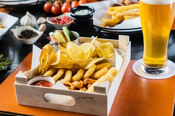 Smakelijk voorgerecht in bar — Stockfoto