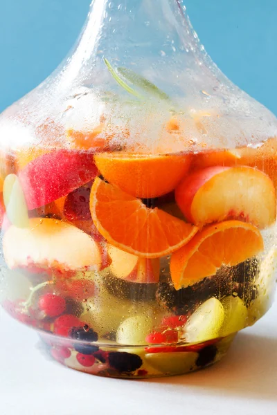 Bevanda colorata alla sangria — Foto Stock