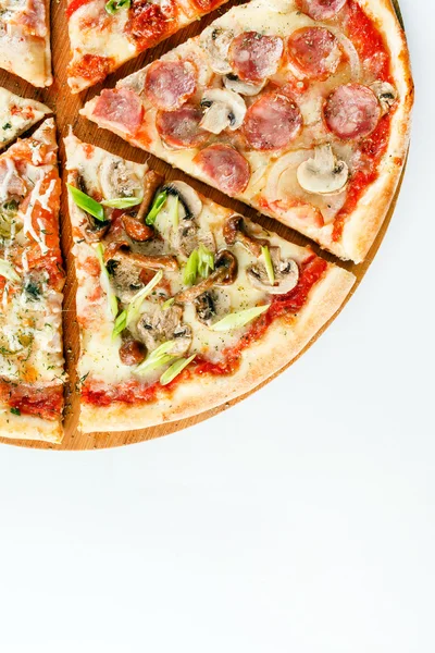 Leckere gebackene Pizza — Stockfoto