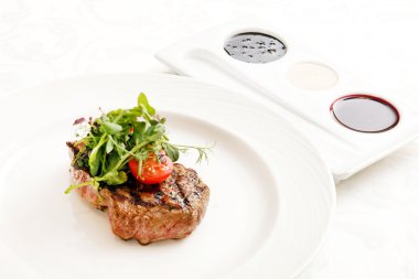 otlar ile ızgara biftek