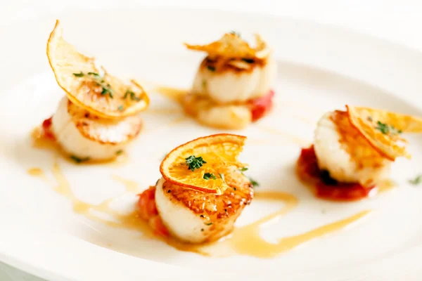 Gourmet roasted scallop — Stock Photo, Image