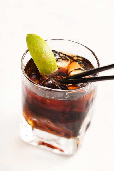 Välsmakande kall cocktail — Stockfoto