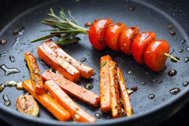 pişmiş kavrulmuş sebze 